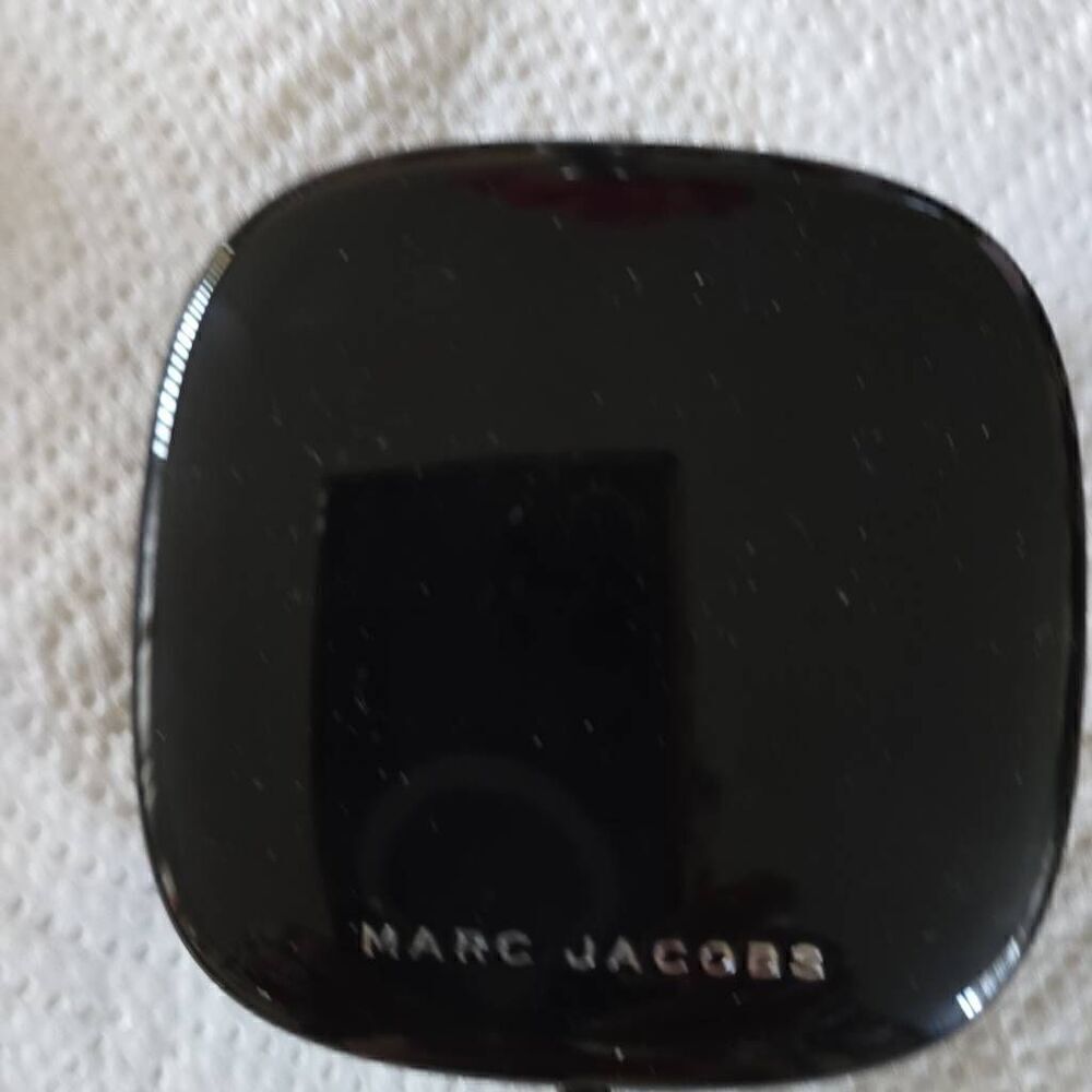 Marc Jacobs perfection powder featherweight foundation #100 Finish Line. Brand n
